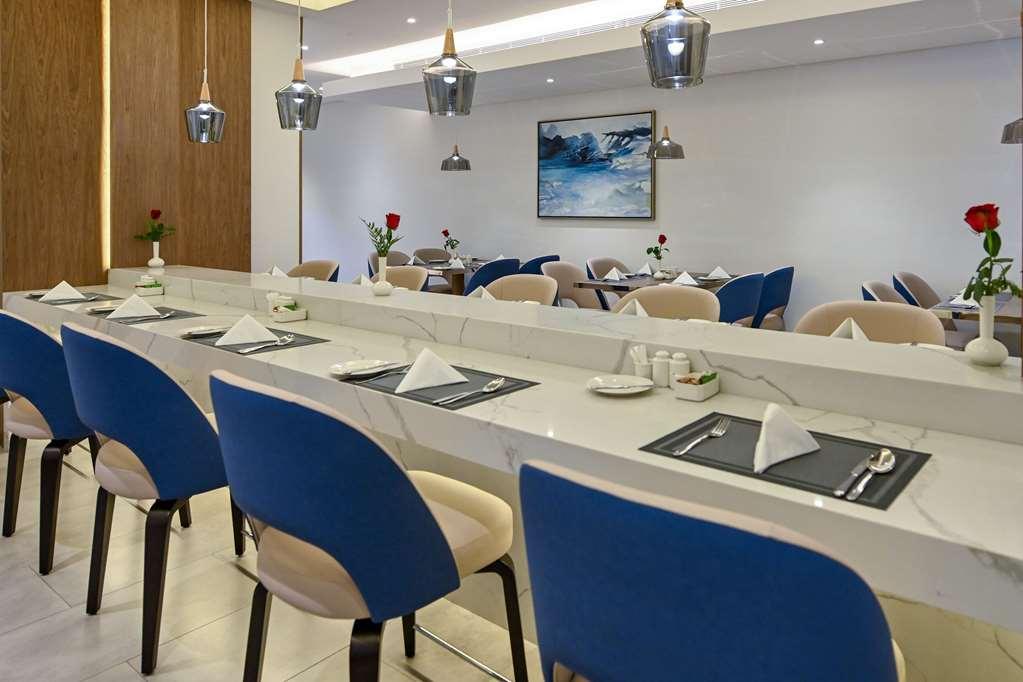 Comfort Hotel Jeddah King Road Restaurante foto