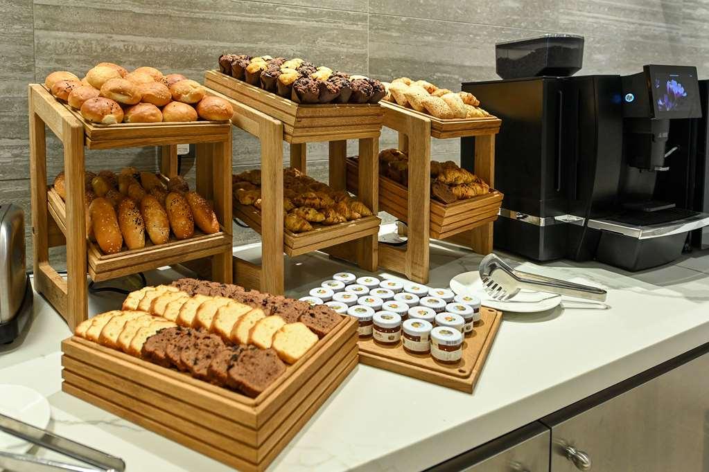 Comfort Hotel Jeddah King Road Restaurante foto
